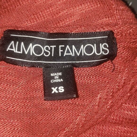 Almost Famous Red Orange Crochet Knit Tee XS Boho Summer Top, Lightweight Casual - Picture 7 of 7